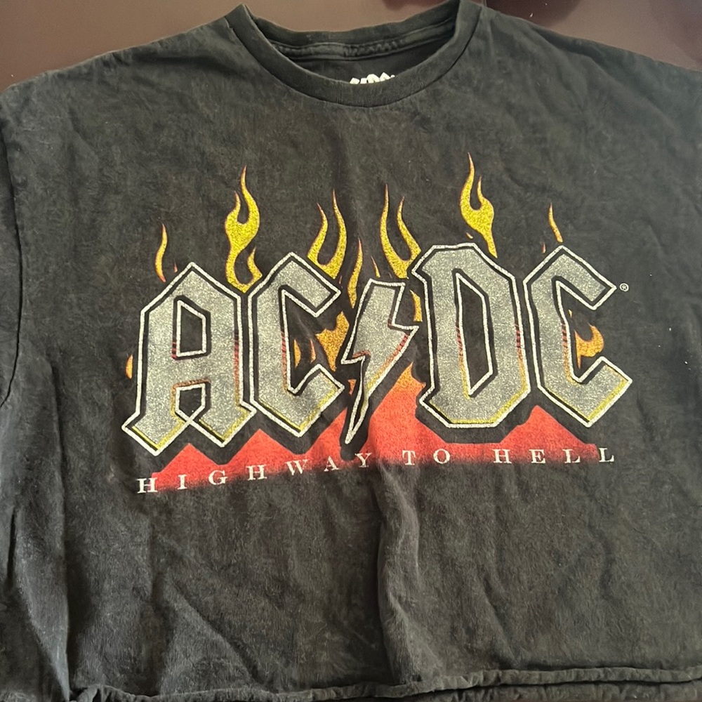 AC/DC crop